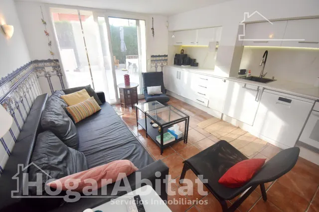 Atractivo chalet amplio con piscina privada, garaje y terraza, todo amueblado y cerca de la playa. — 49