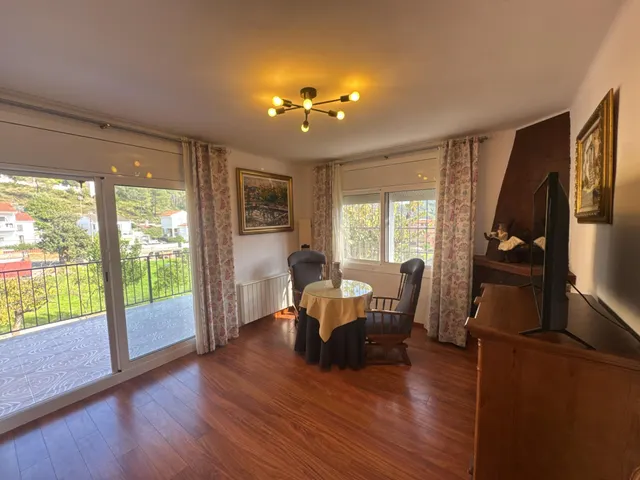 Casa con vistas, amplio espacio exterior y múltiples posibilidades en Mas Milà, Olivella — 9