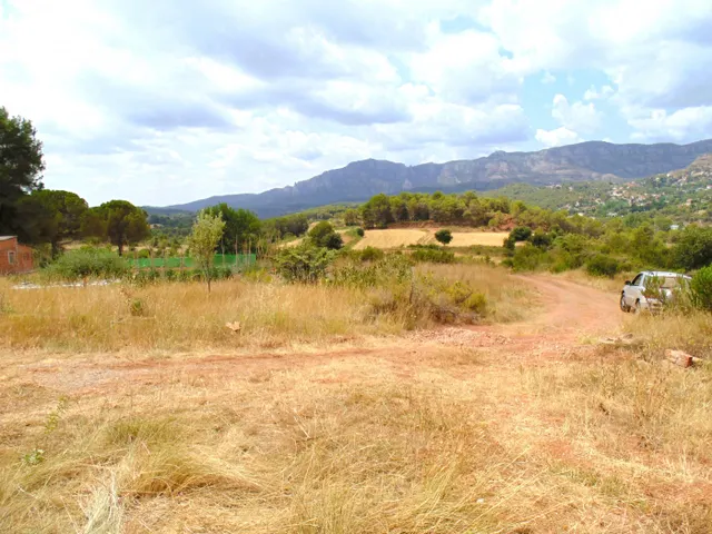 Finca Rústica con Amplias Posibilidades