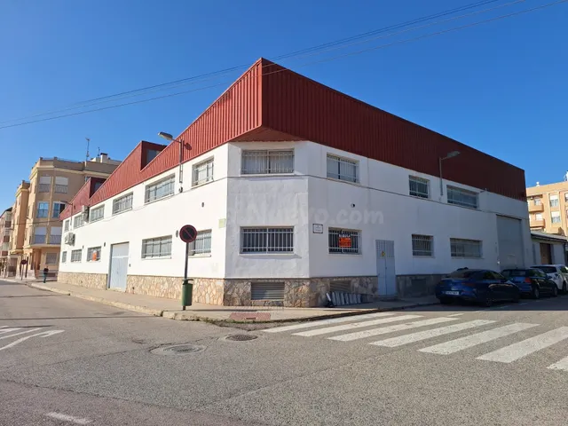 ¡OPORTUNIDAD ÚNICA! Espectacular nave industrial en La Hoya