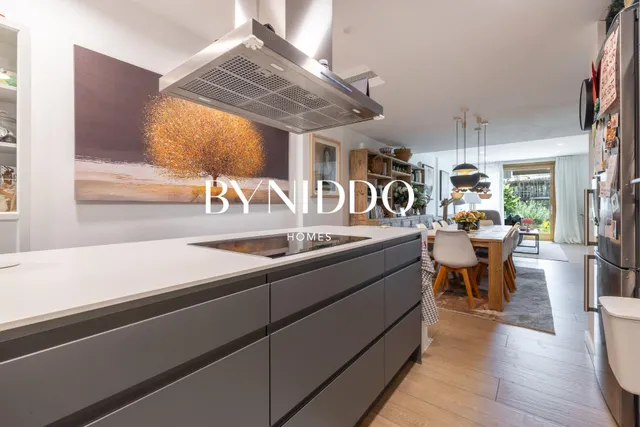 Exclusiva vivienda con dos espacios independientes, jardín privado y piscina en Can Mates — 28
