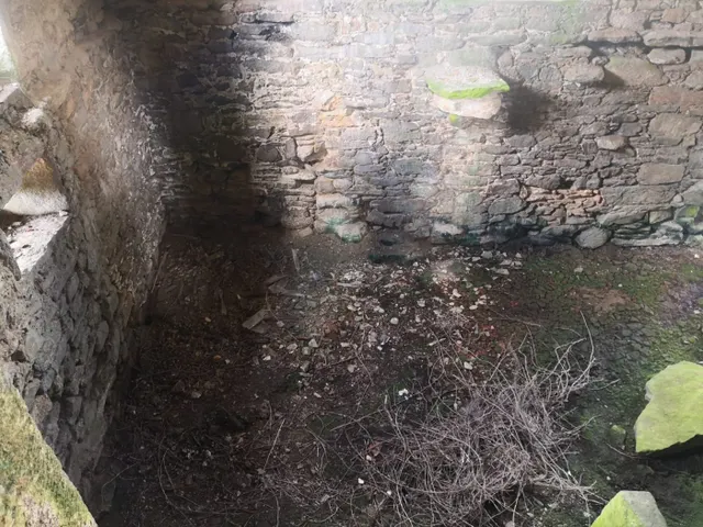 Conjunto de viviendas semirestauradas en Baio — 20