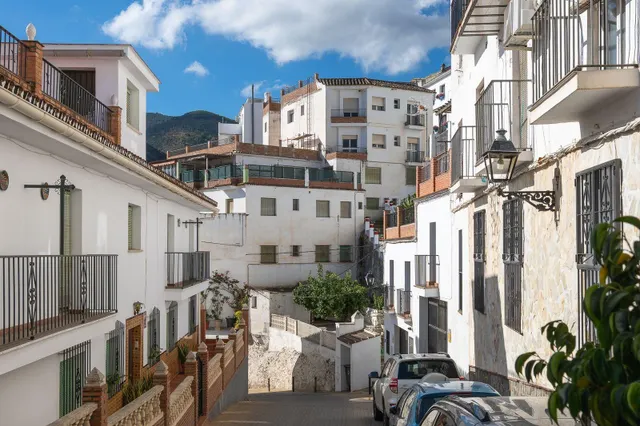 Tradicional casa de pueblo ubicada en Tolox — 28