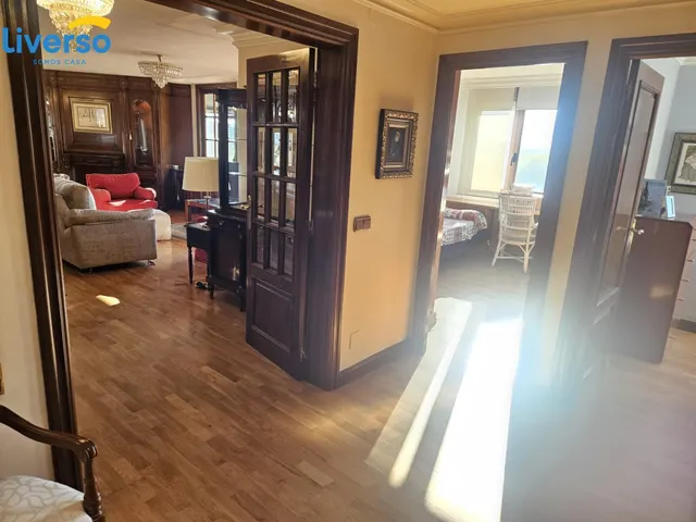 Espectacular pisazo en pleno centro, impresionantes vistas, no dudes en visitarlo!!! — 35