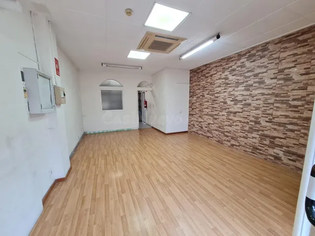 LOCAL COMERCIAL EN PLENO CORAZÓN DE MONTCADA - foto 5
