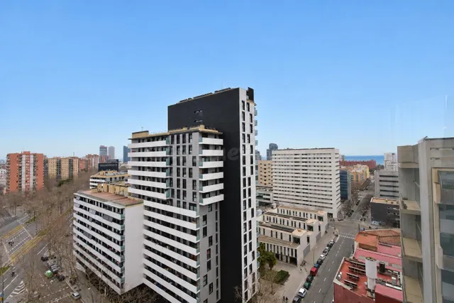Impresionante piso con vistas despejadas — 4