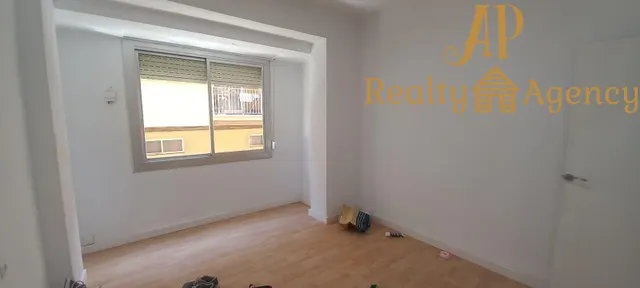 Piso exterior con balcón, trastero y posibilidad de 3 dormitorios en Elda — 8