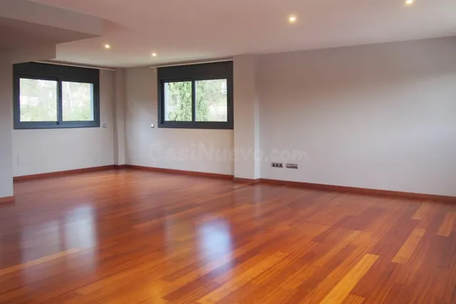 Fantástica casa de 6 dormitorios en alquiler en Bellaterra - foto 5