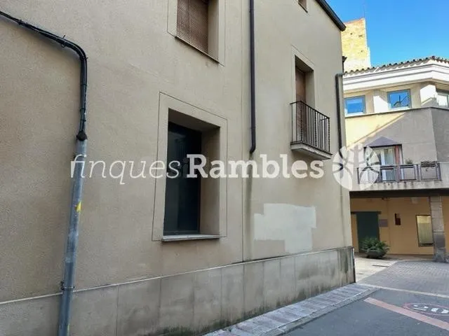 FINCA PER REFORMAR A PLE CENTRE D'IGUALADA - foto 2