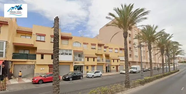 Venta de Piso en Roquetas de Mar — 2