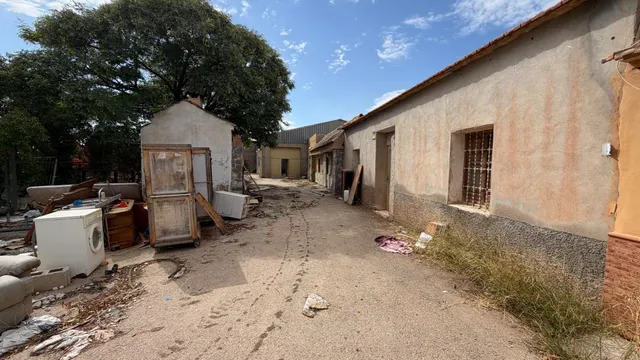 Venta de casa de campo con terreno en Baños y Mendigo. — 12