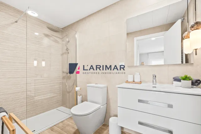 ✨ exclusiva propiedad en esquina con 393 m2 de parcela, piscina privada y energía solar en zona nou nazareth San Juan de Alicante — 46