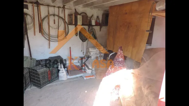 SE VENDE TERRERENO RURAL EN BERJA CON CORTIJO — 33