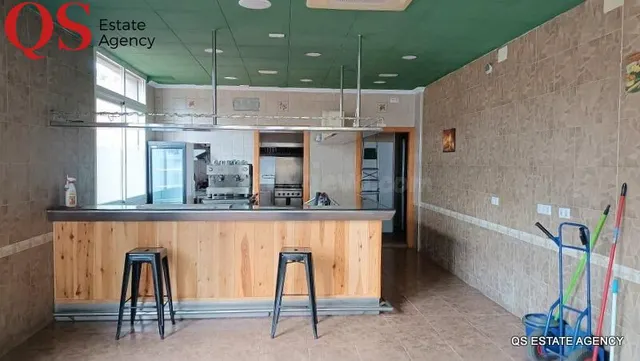 Restaurante totalmente equipado y con licencia activa en el  - foto 3