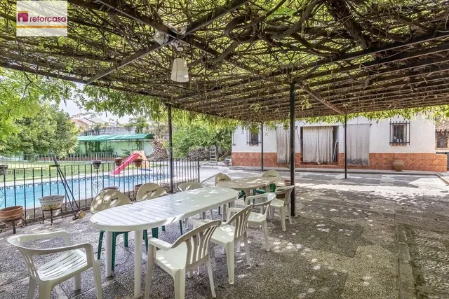 Espectacular Chalet en Ogijares - Ideal para Familias — 2