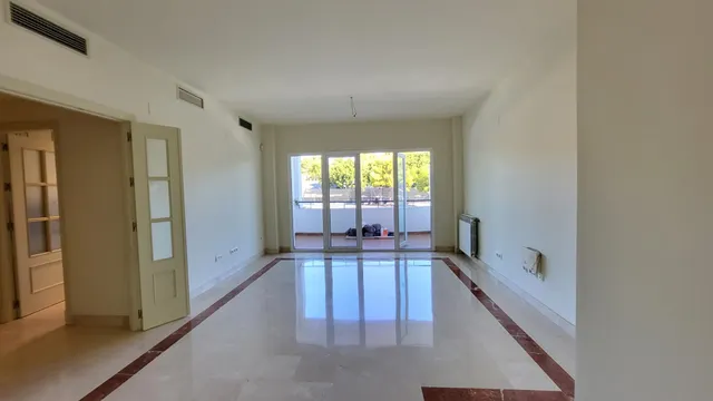 AQUILER LARGA TEMPORADA !!! Impresionante apartamento de 130 m2 en Nueva Andalucía – Zona El Rodeo — 24