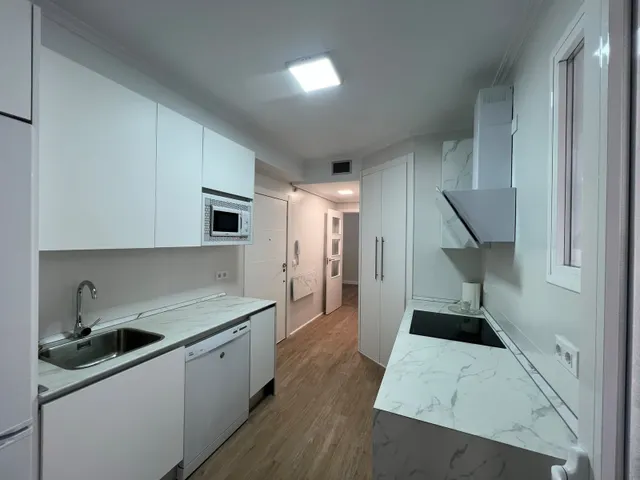 Piso recién reformado con garaje en el centro de Cáceres — 7