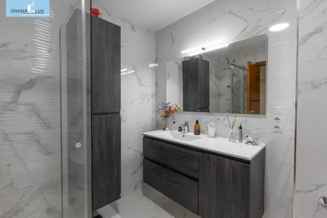Amplio y luminoso piso de 3 dormitorios listo para entrar a vivir junto al metro de Albolote — 23