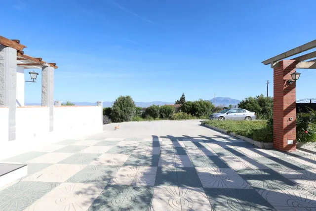 Casa reformada con piscina en parcela de 2.500 m2 (urbano y rústico) — 13