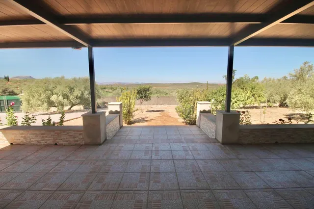 Casa de campo con terreno y vistas abiertas cerca de Anteque - foto 5
