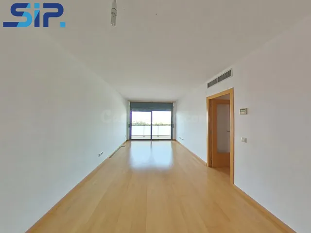 ¡Luminoso piso en venta en la Girada (Vilafranca)! - foto 3