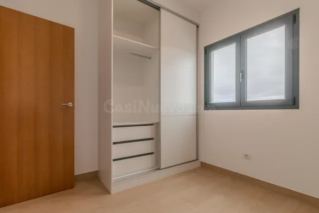 Piso en alquiler de 2 dormitorios con vistas a la ciudad - foto 4