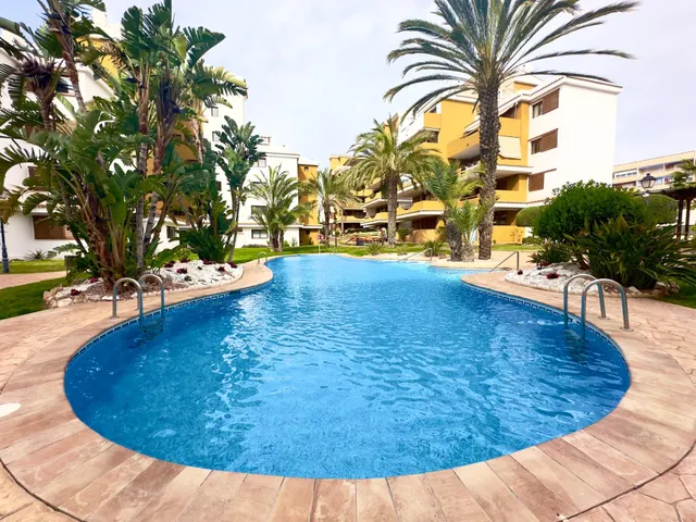 Planta baja en Residencial La Entrada, Punta Prima — 31