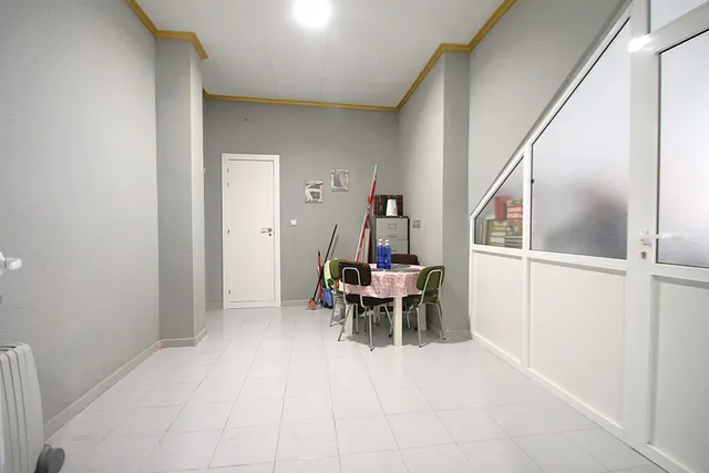 Local comercial 3 habitaciones 105m² en venta - Paseo maritimo — 9