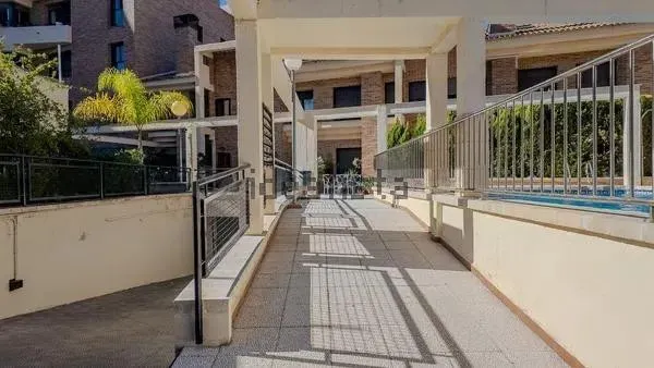 Espectacular adosado con buhardilla , apartamento independie - foto 4