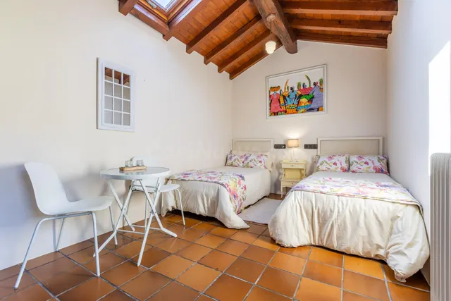 Finca con dos viviendas de piedra restauradas, piscina y lic - foto 4