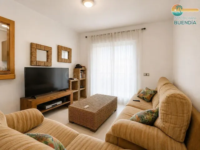VIVIENDA EN PLENO CENTRO DEL PUERTO DE MAZARRÓN, A 180M DE L