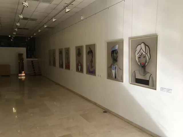 Estupendo local comercial de 200m2 en pleno centro histórico de Málaga — 3