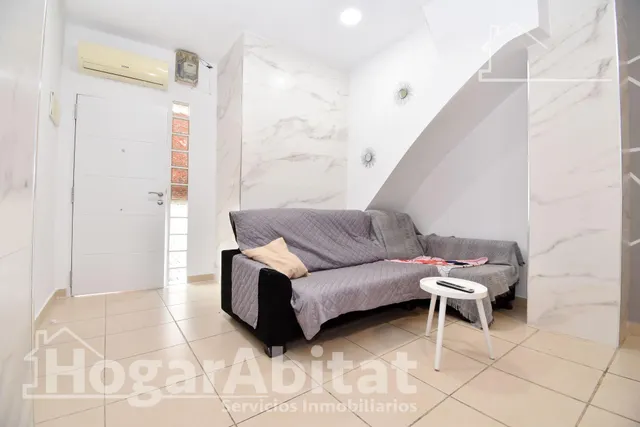Planta baja acogedora y semireformada con patio — 24