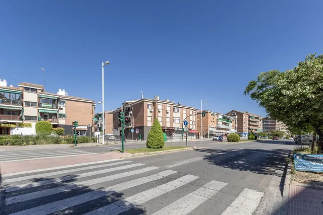 Traumatología (zona). Piso 4 dormitorios, 2 baños. Calefacción central. Plaza de aparcamiento y trastero. — 29