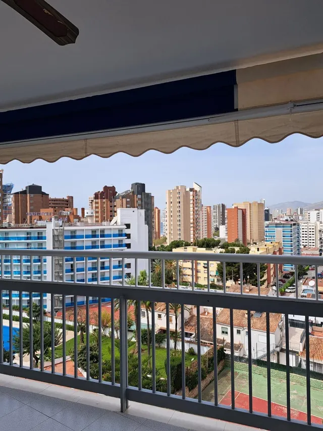 Amplio piso con 3 dormitorios en zona Rincon de Loix. — 7
