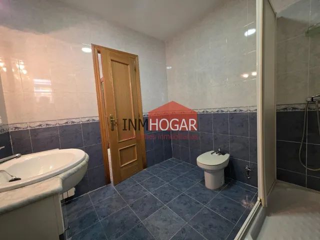 Amplia vivienda de 4 dormitorios con dos terrazas acristaladas en venta la zona sur de Ávila — 19