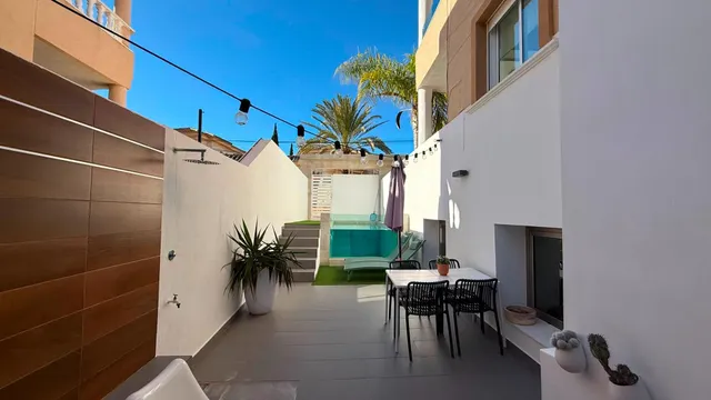 Villa con piscina privada, Alicante, Orihuela Costa. 4 habitaciones, 190 m2, 6,4 kilómetros del mar — 27