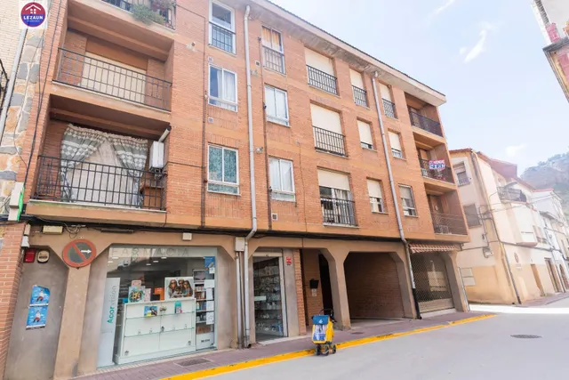 INMOBILIARIA LEZAUN presenta en exclusiva esta vivienda en l