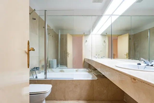 Amplio dúplex en Río Real, Marbella Este, junto a proyectos de alto valor — 37