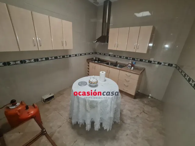 CASA CON PATIO A LA VENTA — 8