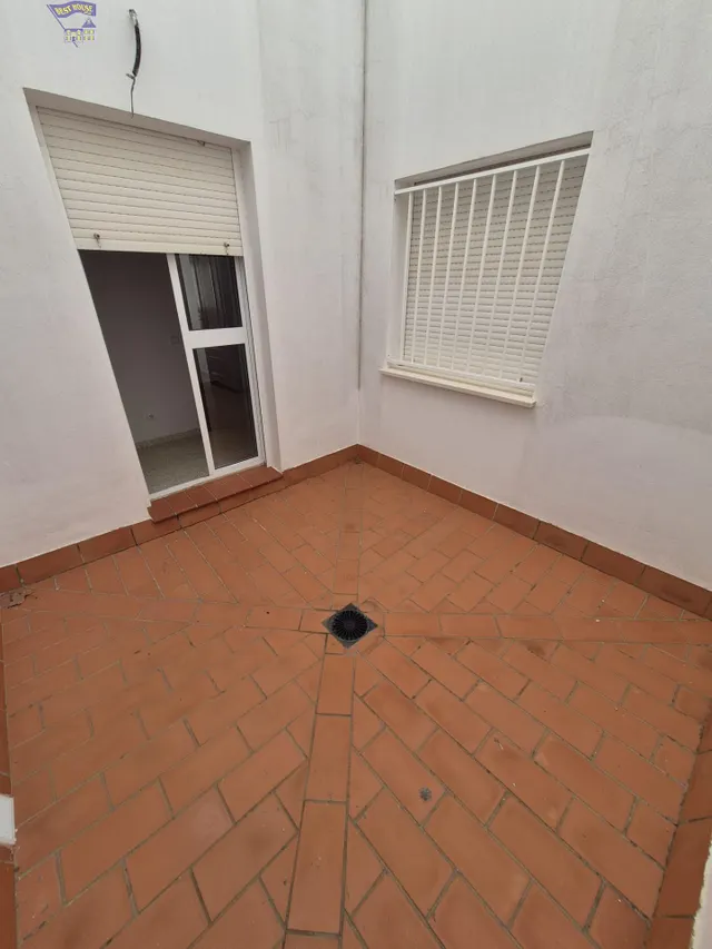 SE VENDE PISO POR LA ZONA CENTRO — 19