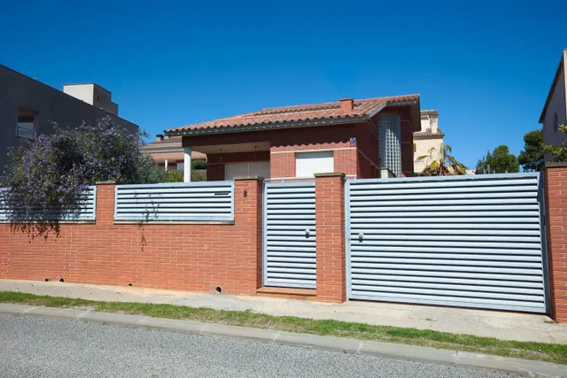 Chalet independiente con gran terraza en Calafell — 35
