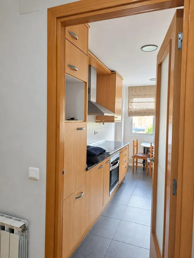Piso exterior de 4 habitaciones con balcón y parking incluido en el centro de Reus — 41