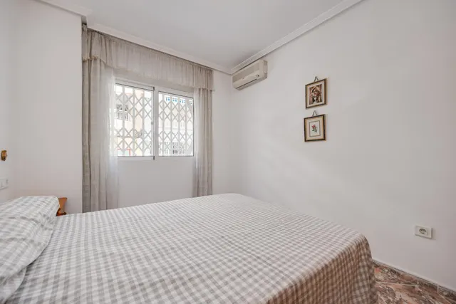 Apartamento de 2 dormitorios en Torrevieja, a 200m de la Playa de Los Locos — 18