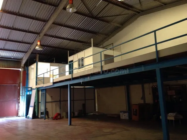 Nave industrial 375m² en alquiler - Alcala de Guadaira - foto 4