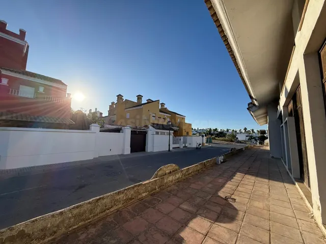 VENTA FLASH – Local comercial de 33 m2 en Sanlúcar de Barram - foto 5