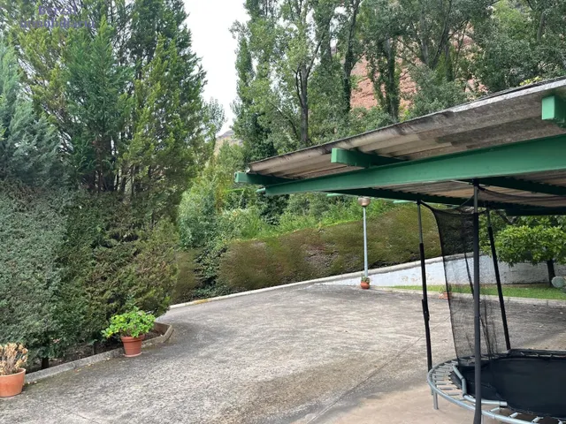 Casa en parcela de casi cuatro mil metros, con piscina, jardin, maravillosas vistas. — 22