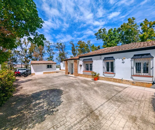 Oportunidad única: chalet con piscina, sala de juegos y habi - foto 2