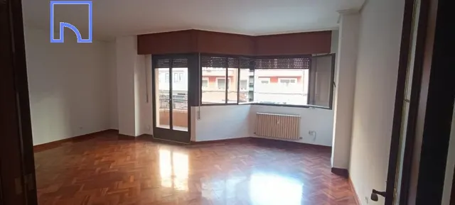 Piso de 4 habitaciones y 3 baños en zona centro