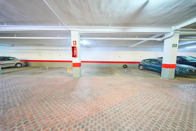 Piso Alminares del Genil, pisazo de 195 m2 con piscina, sauna y gimnasio — 37